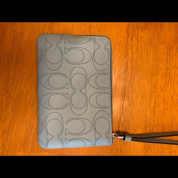Coach wristlet. - Picture 2 of 3
